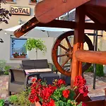 아파트 Royal